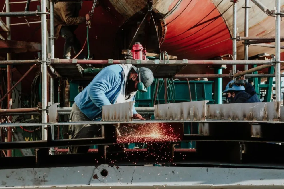 La industria naval anticipa destrucción de puestos de trabajo por impacto de "Ley Ómnibus" sobre pesca