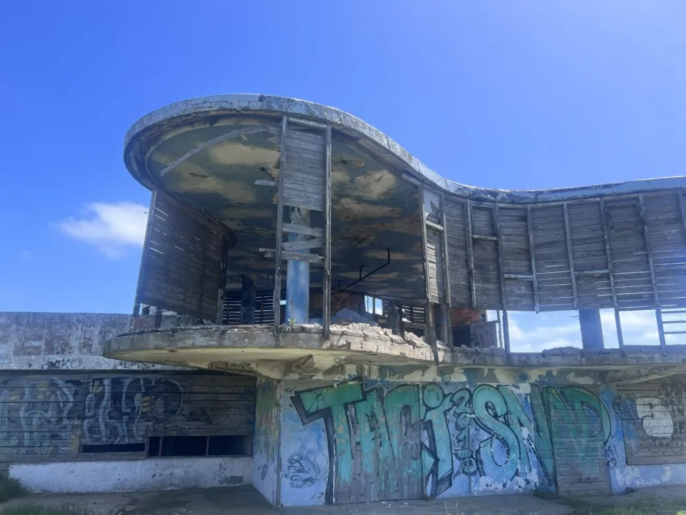 Avanza la recuperación del Parador Ariston: tomaron muestras de hormigón para ver su estado y rescatarlo