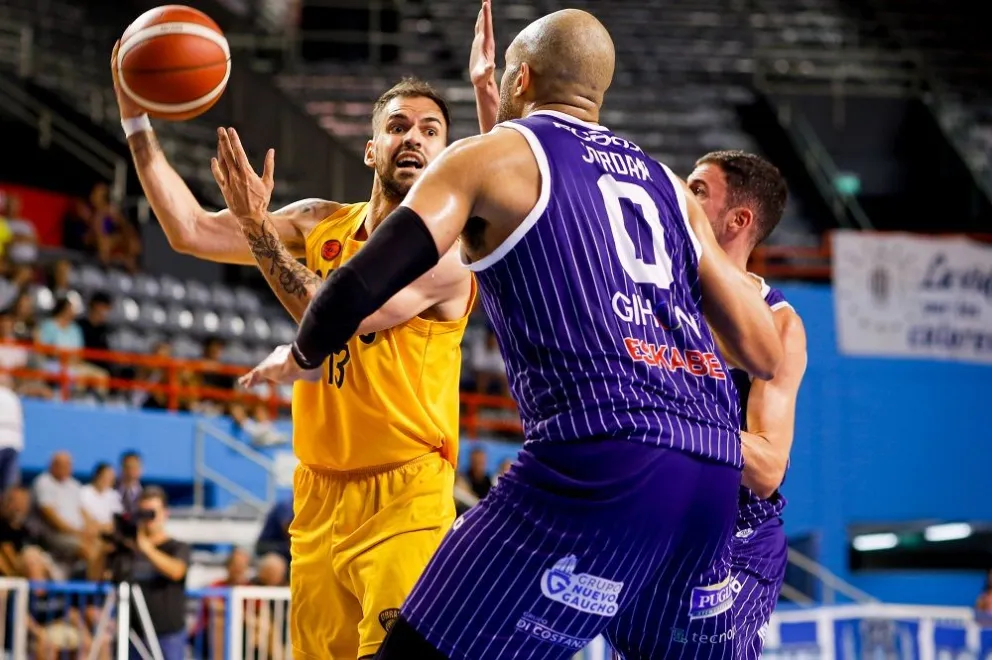 De local Peñarol perdió con Obras 