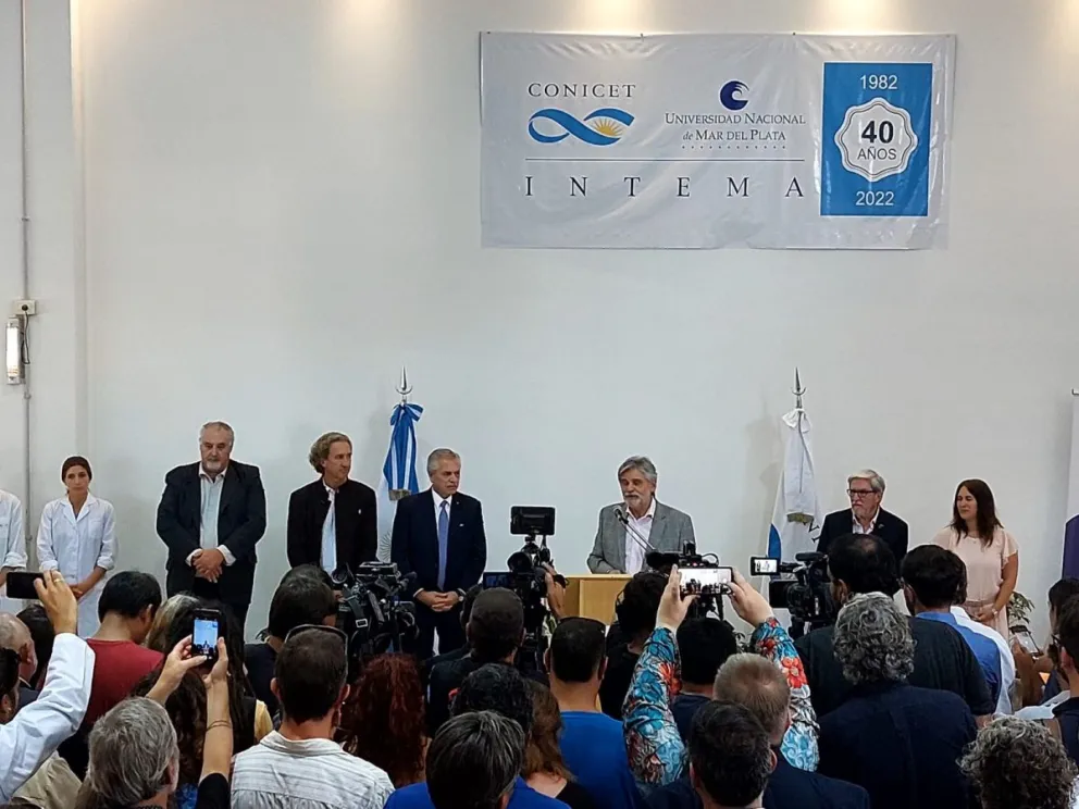 Alberto Fernández inauguró el INTEMA: "Este magnífico edificio funciona en la maravillosa Mar del Plata"