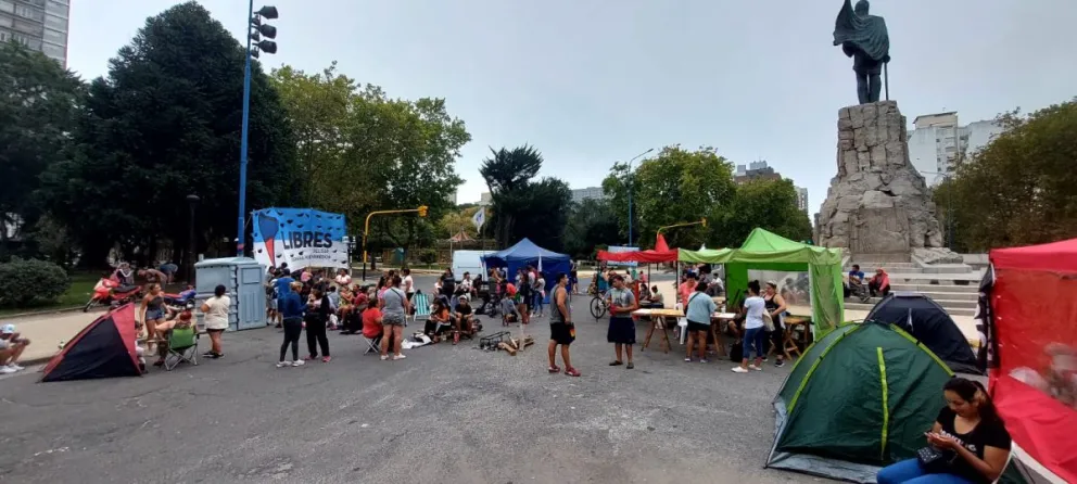 Nuevo acampe en el centro: "Saliendo a la calle, quebramos el ajuste del Gobierno"