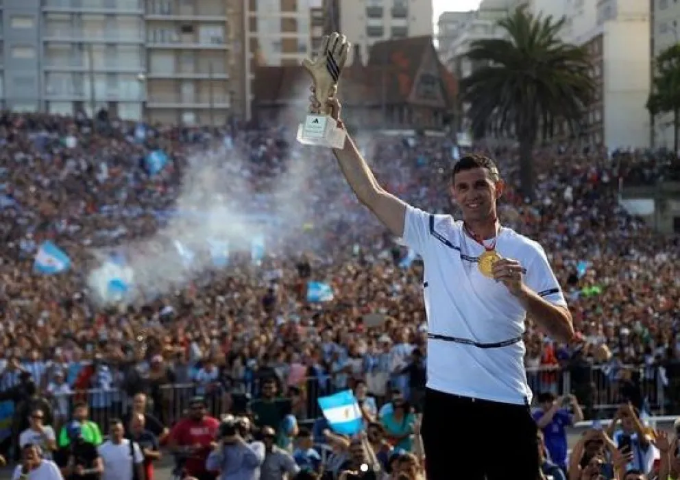 Dibu Martínez lanzó una campaña solidaria para una entidad de Mar del Plata