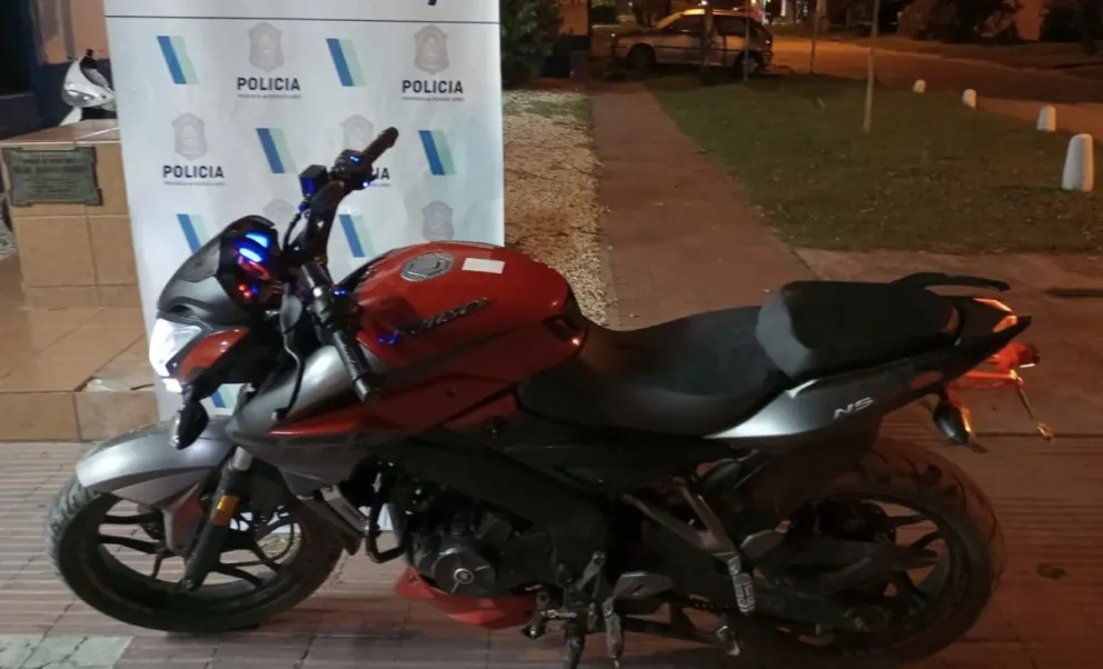 Un chico de 14 años se accidentó cuando circulaba en una moto robada