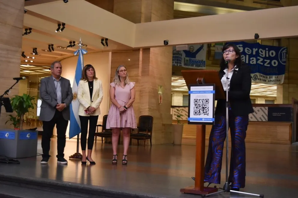 Nueva línea de créditos a tasas del 40% por los 40 años de Democracia