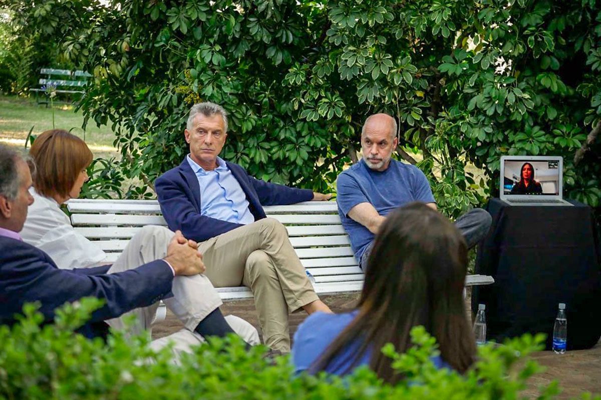 Afirman que con la decisión de Macri de no ser candidato "se abre una disputa intensa entre Larreta y Bullrich"