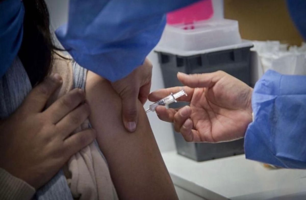 Anuncian la vacunación antigripal para embarazadas, puérperas y niños de 6 a 24 meses