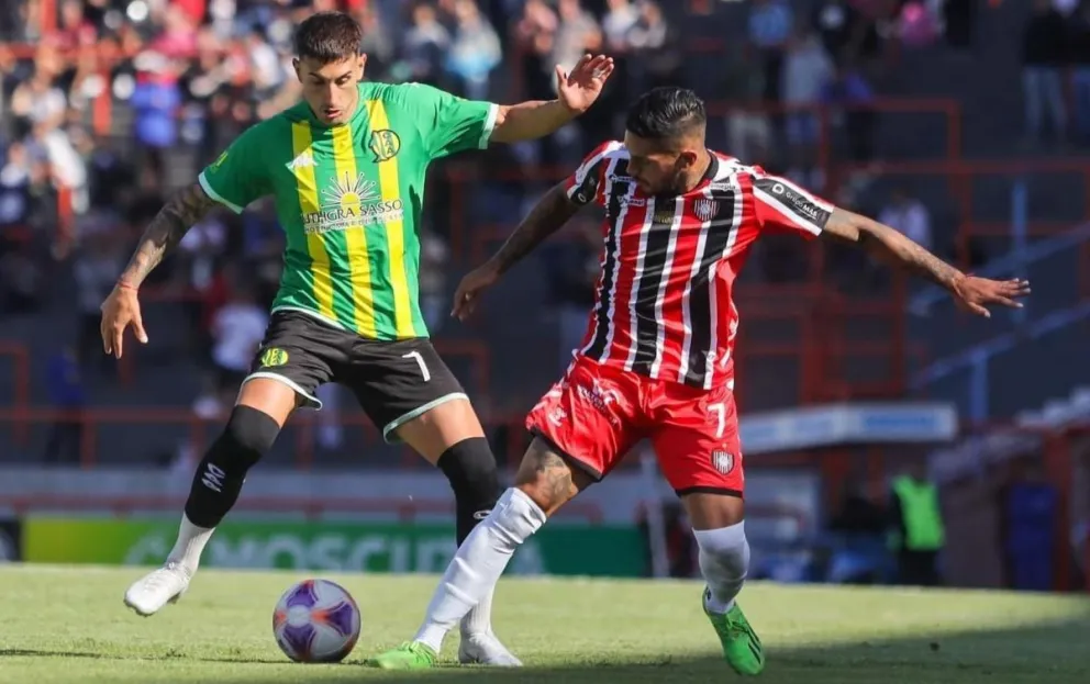 Aldosivi cayó ante un Chacarita que ahora es puntero 