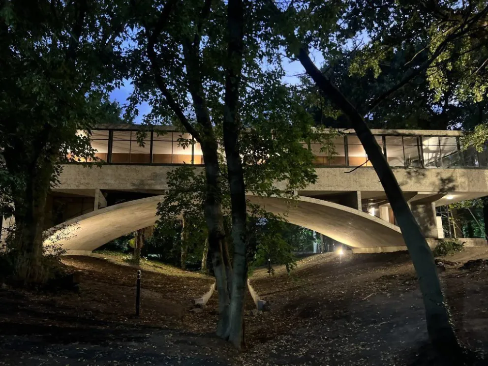 Afirman que "en muy poquitos días se espera la inauguración de la Casa sobre el Arroyo"