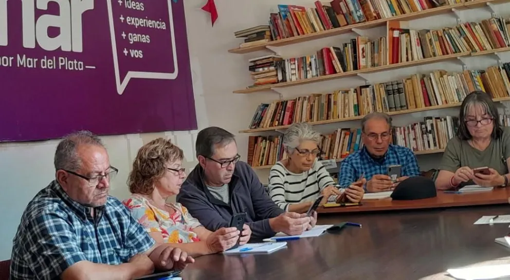 Cursos gratuitos para adultos mayores para aprender a usar el celular: los pasos para anotarse