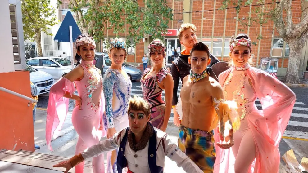 Servian el Circo brindó un show en el Jardín 915 y en el Materno Infantil