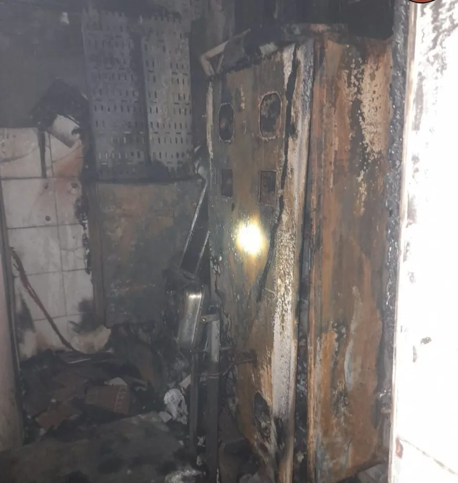 Bomberos controlaron incendio de instalaciones de una planta pesquera