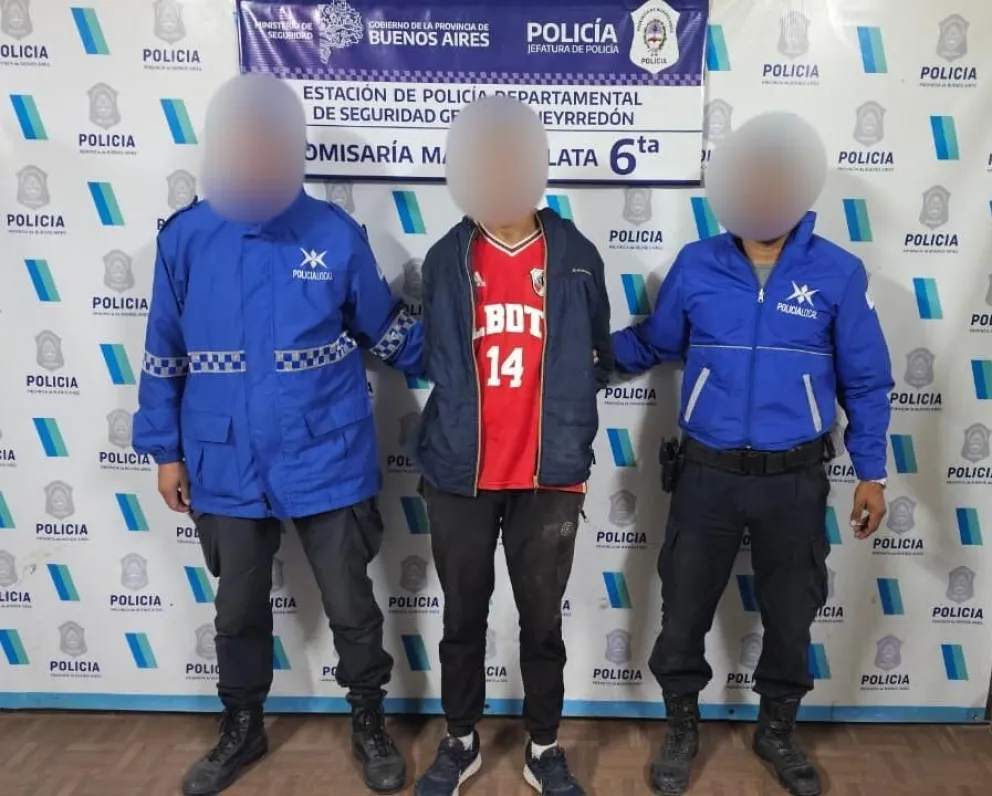 Amenazó a su propia madre con un arma de fuego para exigirle dinero