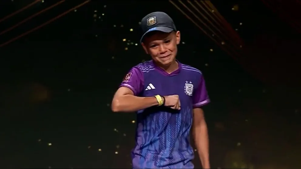 José Andrada, el niño salteño que emocionó a la Selección: " Tengo la sensación que algún día voy a poder abrazar al Dibu Martínez"