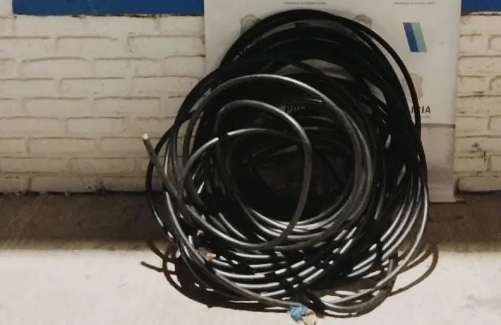 Robaron cables de teléfono en el barrio Bosque Grande