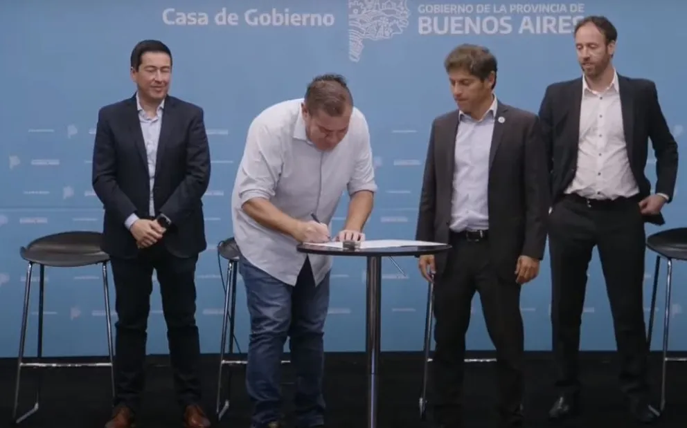 Montenegro firmó junto a Kicillof la adhesión al programa Municipios a la Obra