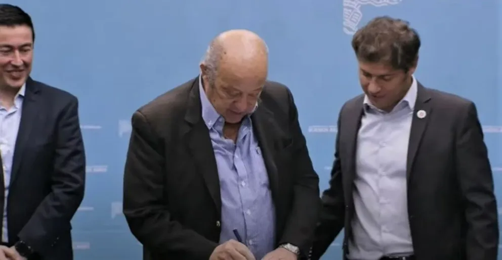 Paredi participó de la firma por el programa Municipios a la Obra