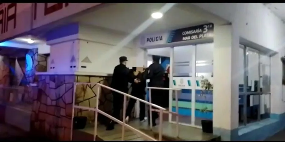 Taxista redujo a ladrón que lo quiso asaltar y tenía pedido de captura activo