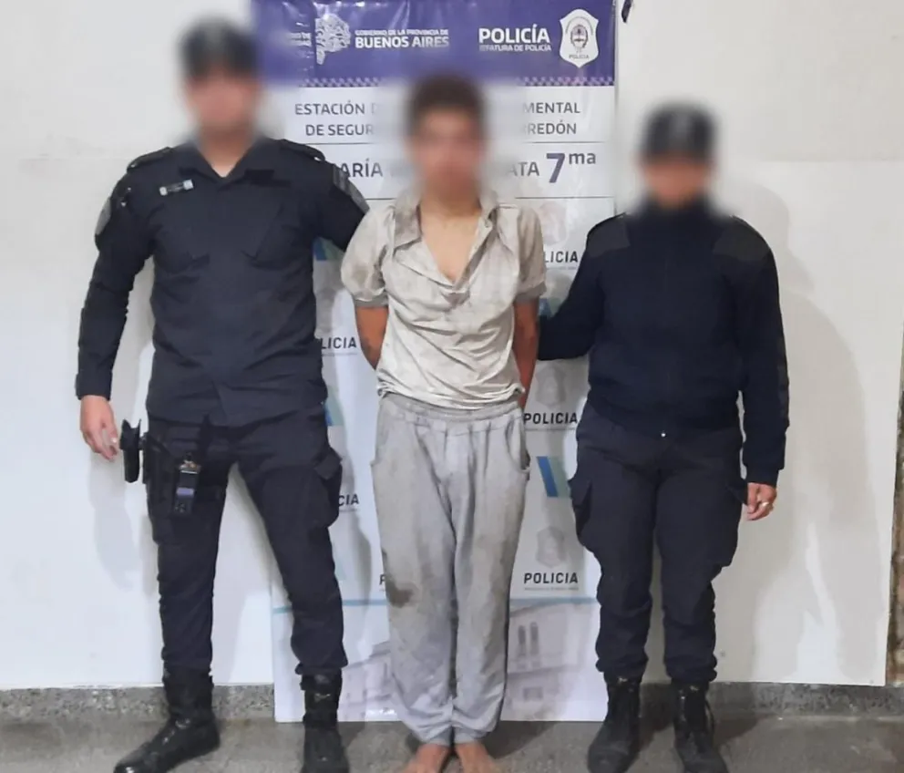 Salió a robar en bicicleta y terminó golpeando a dos policías: fue detenido