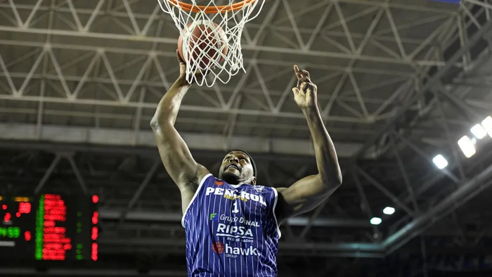 Peñarol consiguió una victoria clave para sus aspiraciones de playoffs