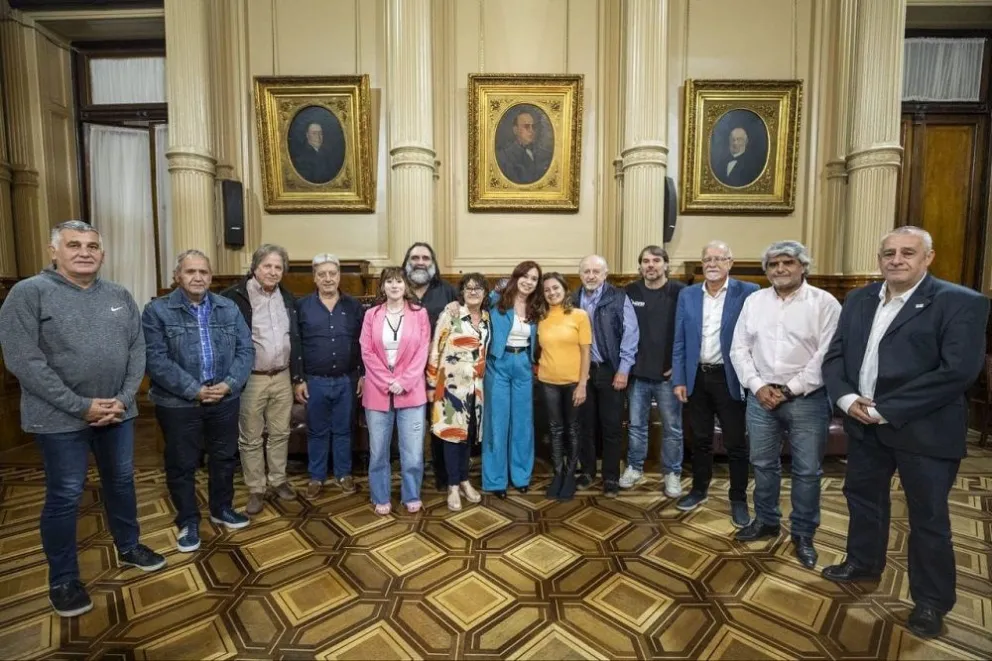 Cristina Kirchner recibió a dirigentes sindicales antes de la marcha para rechazar su proscripción