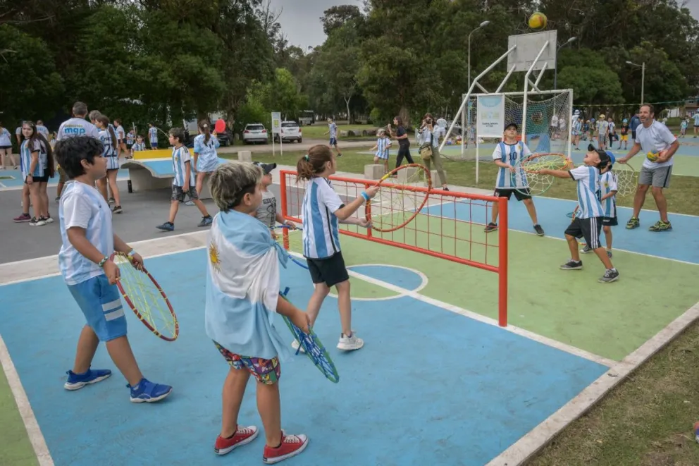 El Municipio presenta los programas deportivos y recreativos ante la comunidad educativa