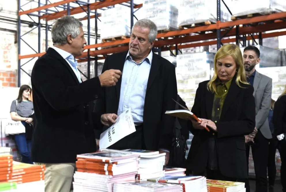 Distribuirán más de 4 millones de libros en secundarias del país