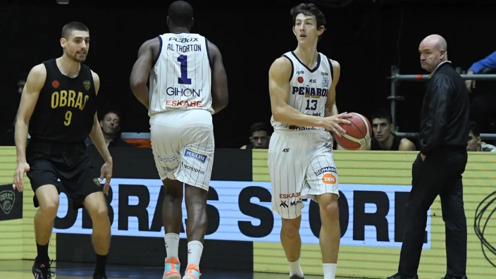 Peñarol venció a Obras y se aseguró su lugar en los playoffs