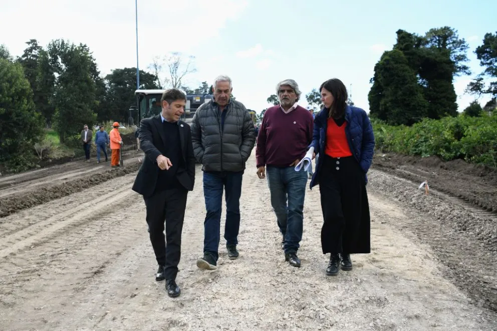 Kicillof recorrió la zona donde se emplazará la avenida de circunvalación 