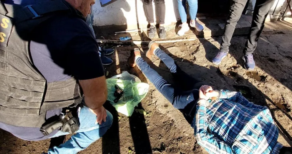 Tres detenidos en un operativo antidrogas en Villa Lourdes y Barrio San Martín