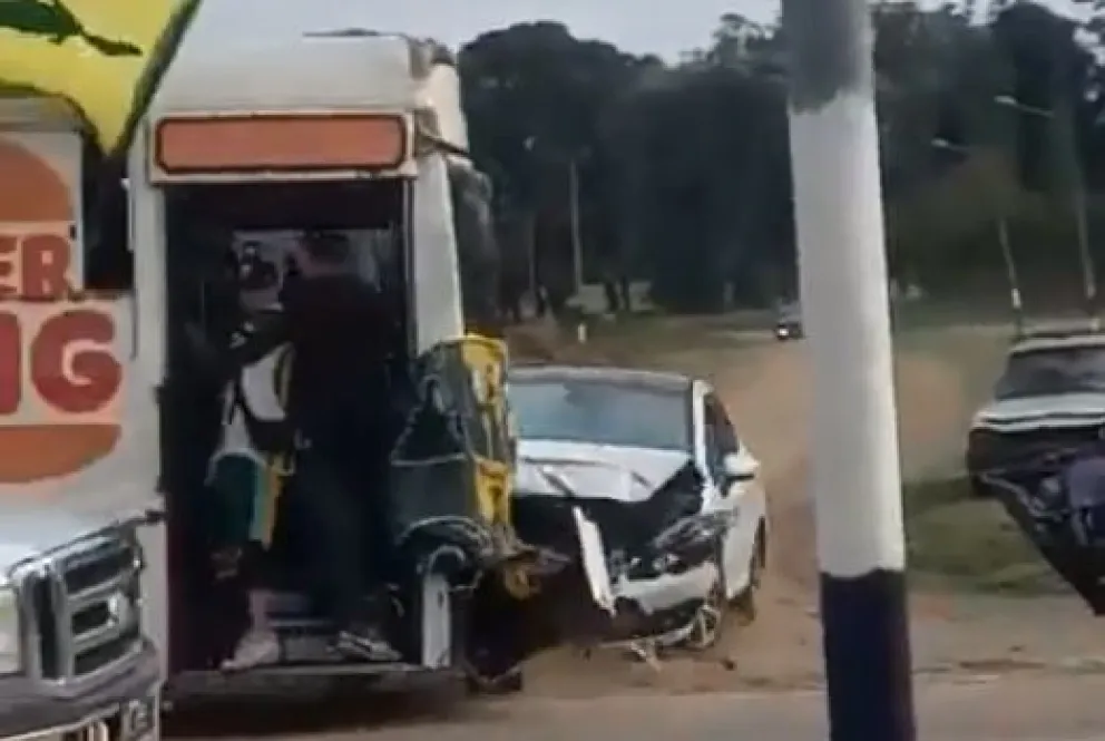 Anticipan sanciones para el conductor del micro y buscan saber quién lo contrató