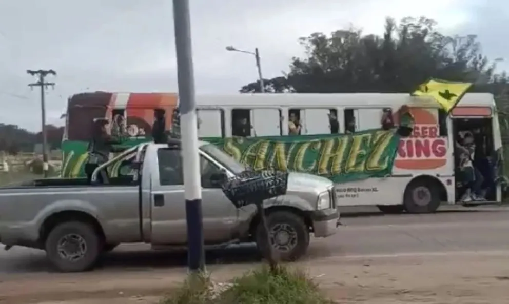 El increíble historial de faltas de tránsito del chofer del micro que transportaba hinchas de Aldosivi 