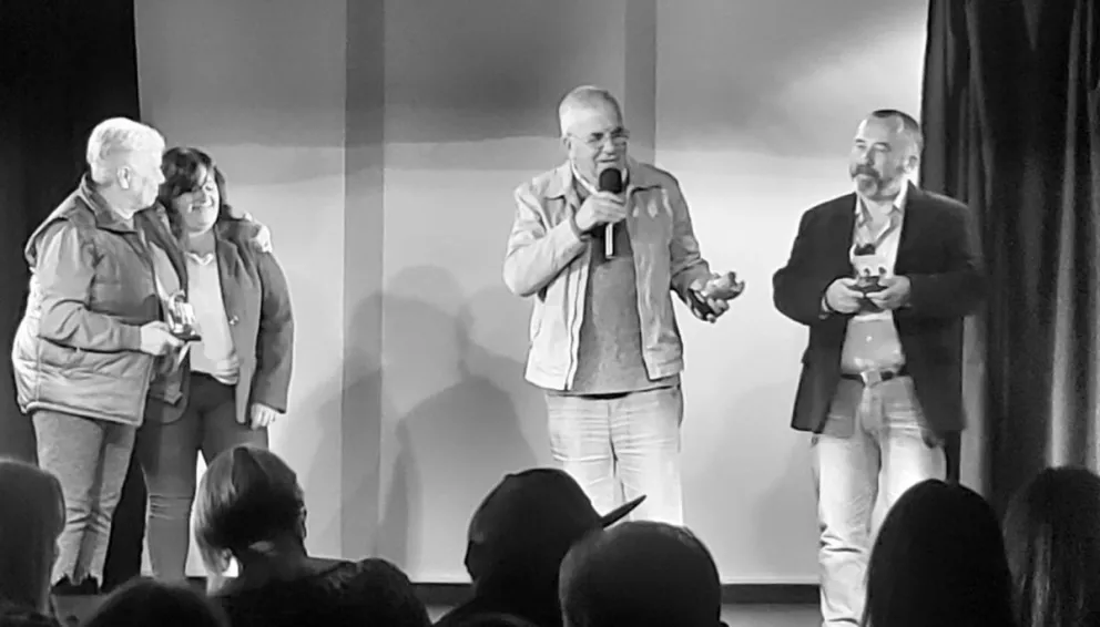 Beto Mena y Eduardo Zanoli recibieron el premio "Despertar por el Arte 2023"