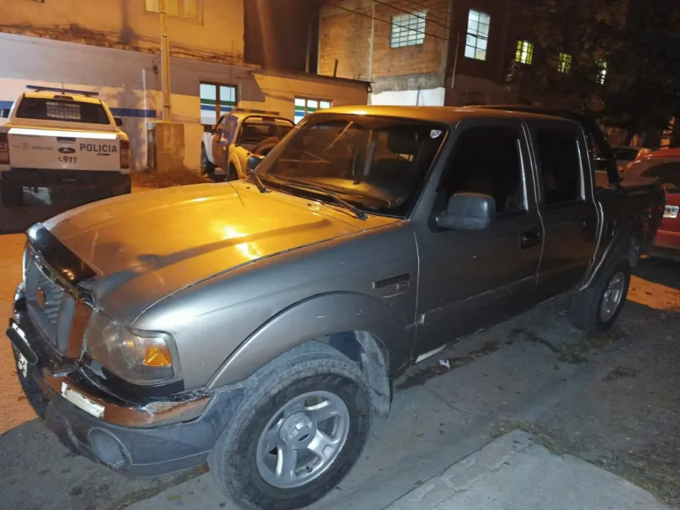 Embistió a motociclista con dos chicos, llevó los nenes a una salita de salud y se dio a la fuga