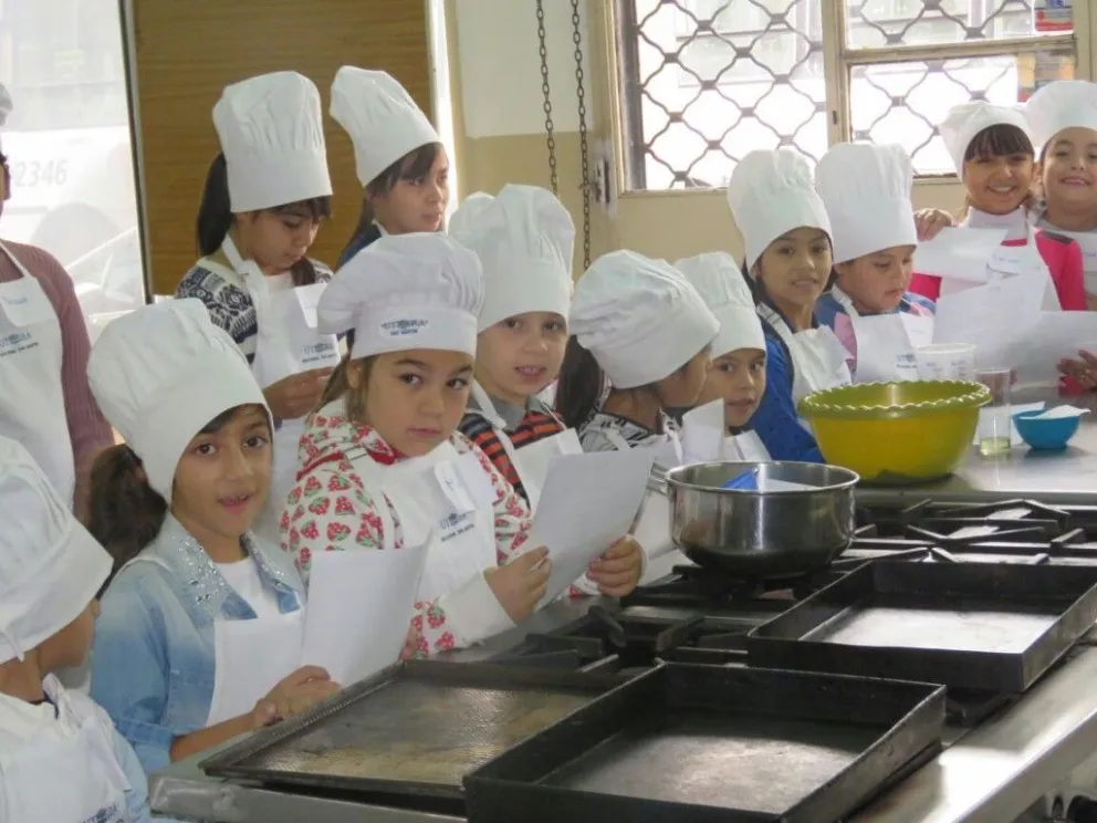 UTHGRA abrió la inscripción para el curso de Cocineritos para niños y adolescentes
