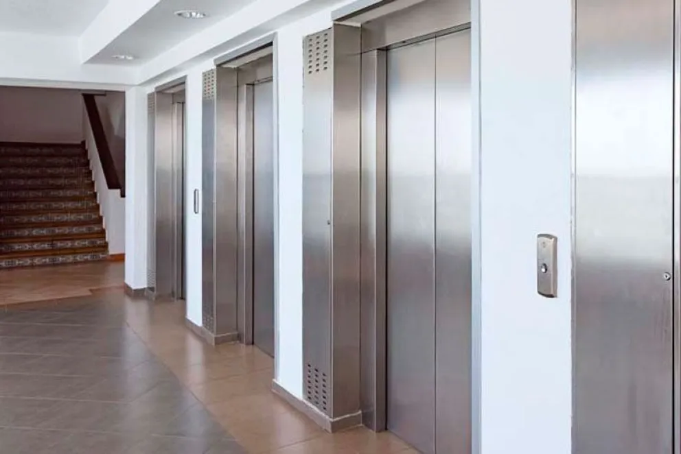 Afirman que hay desabastecimiento de insumos para ascensores y escaleras mecánicas