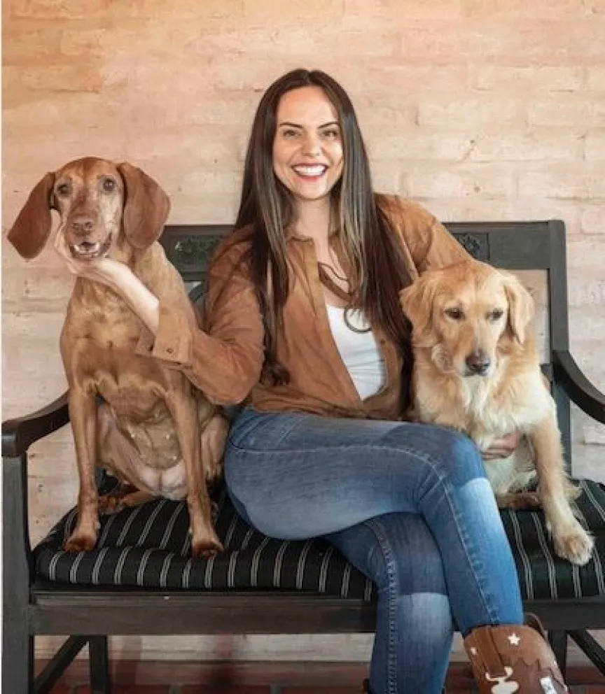 La rescatista de animales Mika participa de los eventos de la Pet Run Palestra