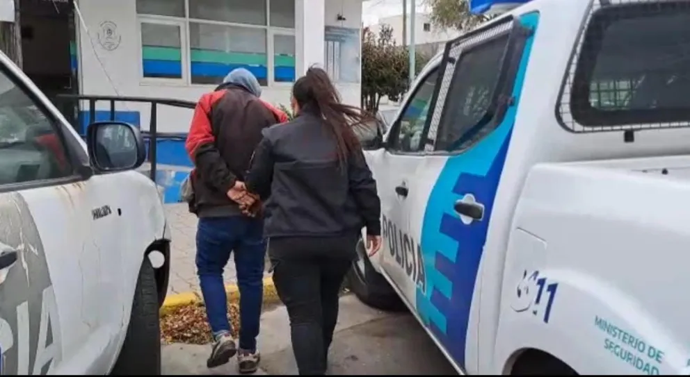 Lo capturaron cuando había robado la batería de un auto en barrio Las Lilas