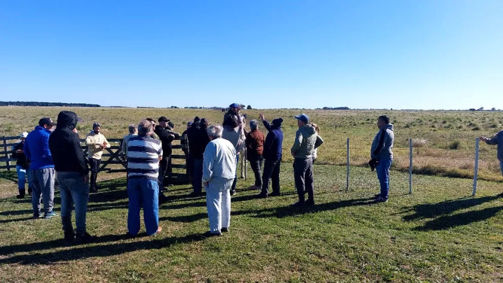 Vecinos denuncian violencia de parte de la ONG Tercer Tiempo y aseguran que no van a dejar entrar al tractor