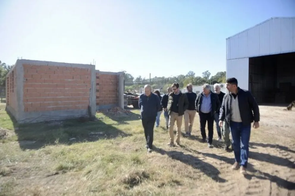 Simone y Paredi recorrieron obras de viviendas en Mar Chiquita