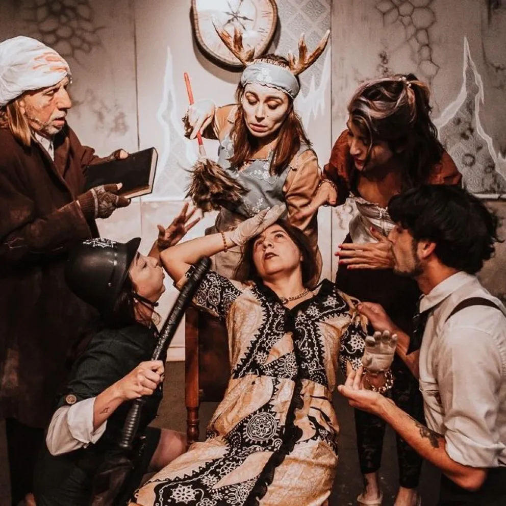 “Haga algo” una obra de teatro del absurdo en el Auditorium