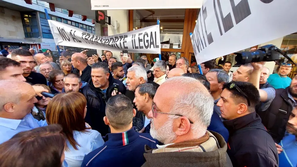 Taxistas y remiseros le trasladaron a Patricia Bullrich su reclamo contra las aplicaciones móviles