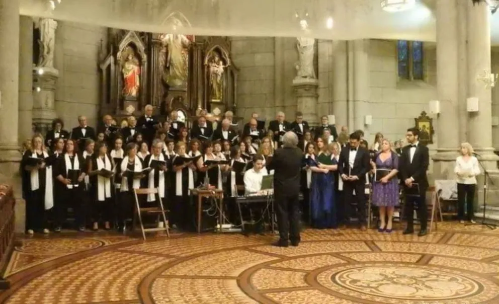 Invitan a un ciclo de conciertos del Coro Municipal Coral Cármina