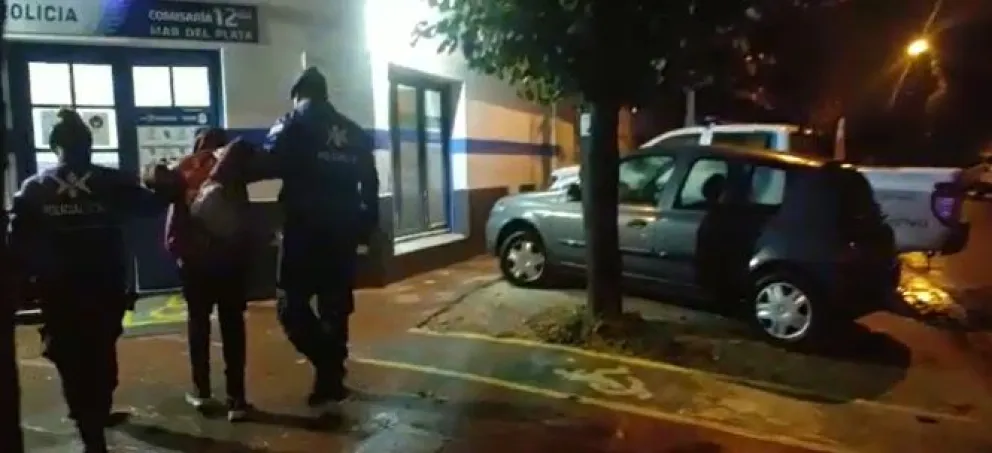 Un vecino pudo retener a un ladrón que trepó un techo para robarle en su casa