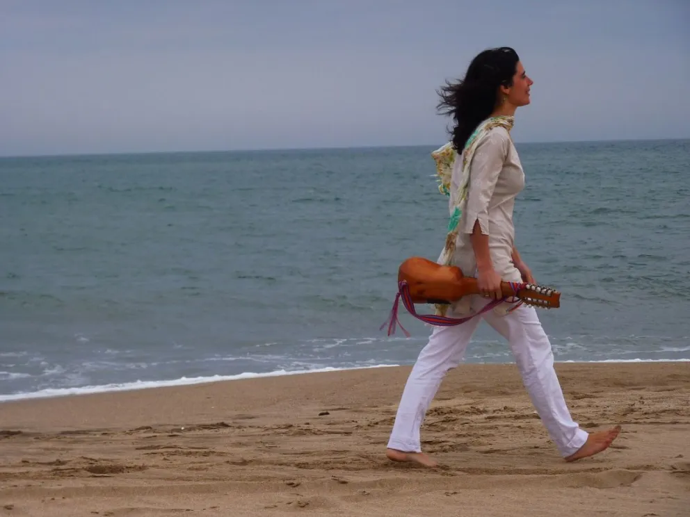 Flor Cosentino y su inspiración en la búsqueda de un lugar en el mundo