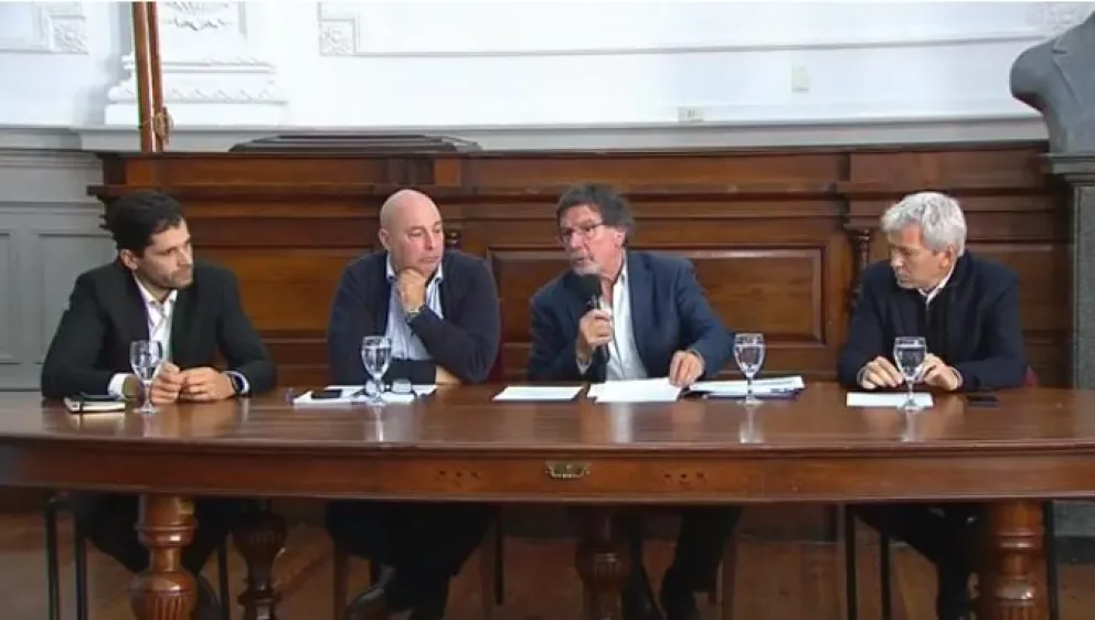 Anunciaron una inversión de 3.000 millones de pesos para gas y calefacción en las escuelas