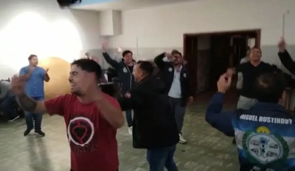 Aclaran que sigue vigente el paro de colectivos para el viernes por parte de la agrupación Juan Manuel Palacios