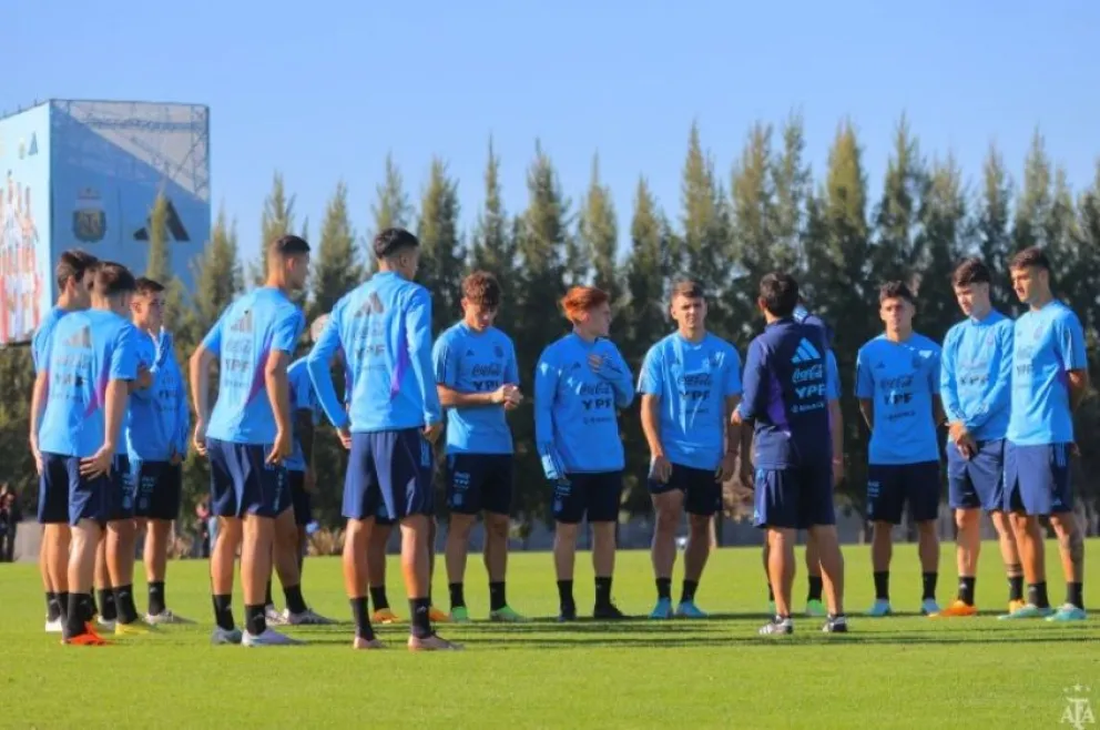La selección Sub 20 llega a Santiago del Estero para iniciar su camino en el Mundial