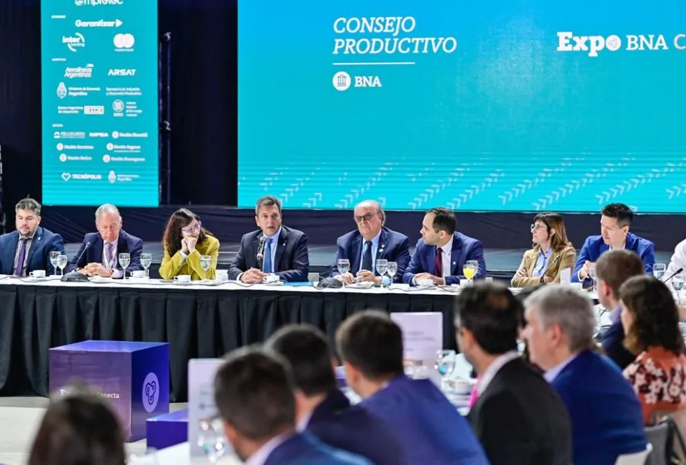 Massa criticó fuertemente la propuesta de "dolarizar" la economía