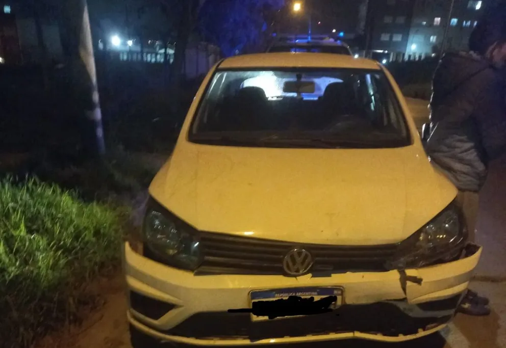 Chocó en Juan B. Justo y Acha: Manejaba borracho, sin seguro y sin carnet