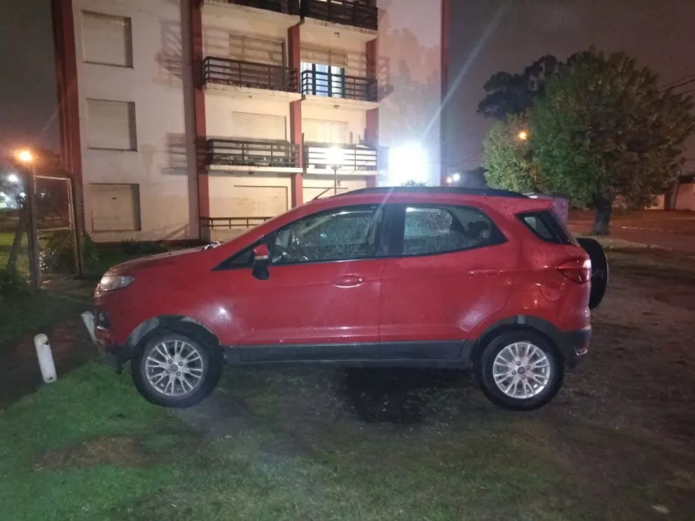 Dejó la camioneta en marcha en Chile y Alvarado, se la roban y la encuentran a 20 cuadras